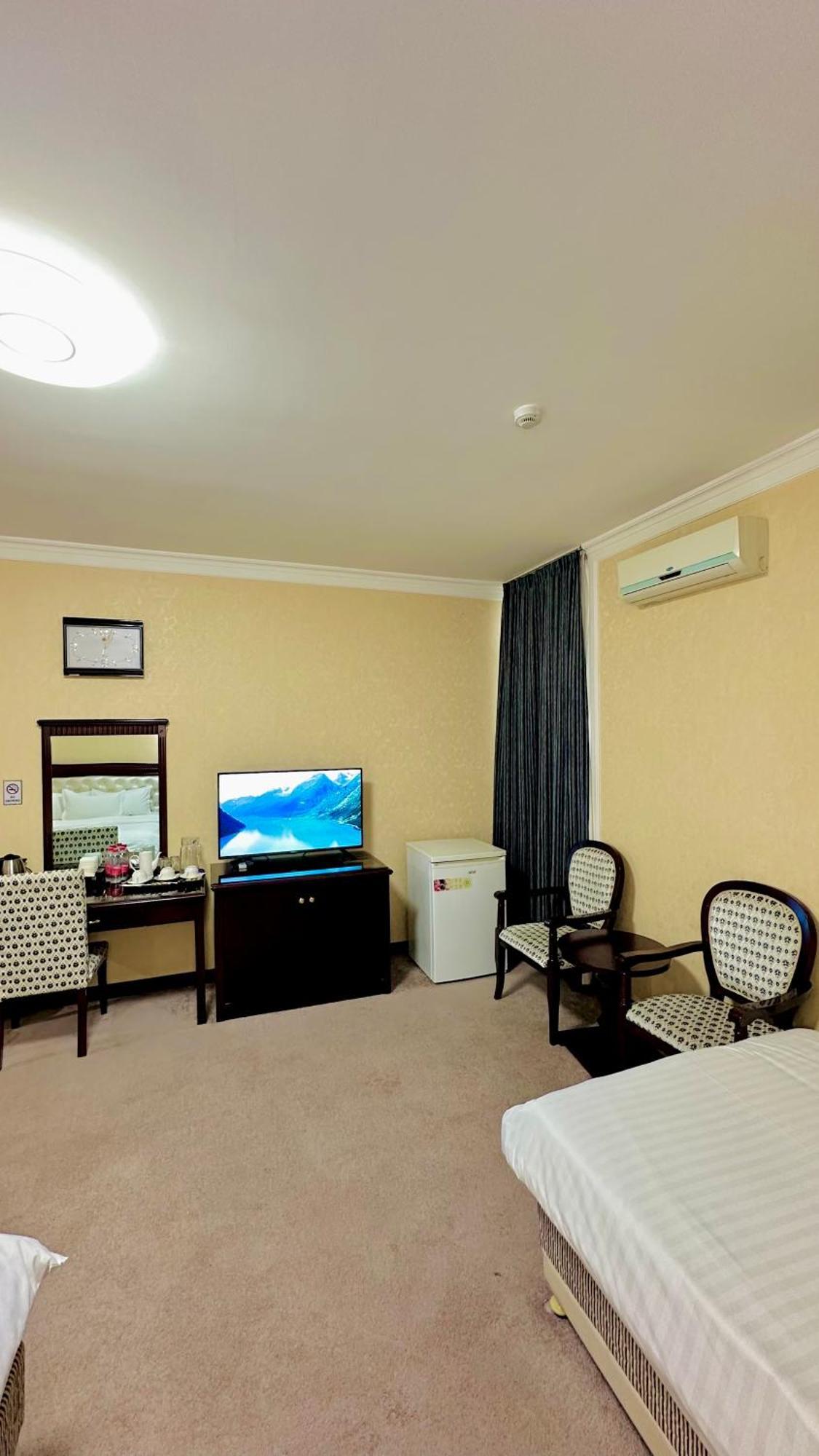 Hayot Hotel Tashkent Bagian luar foto