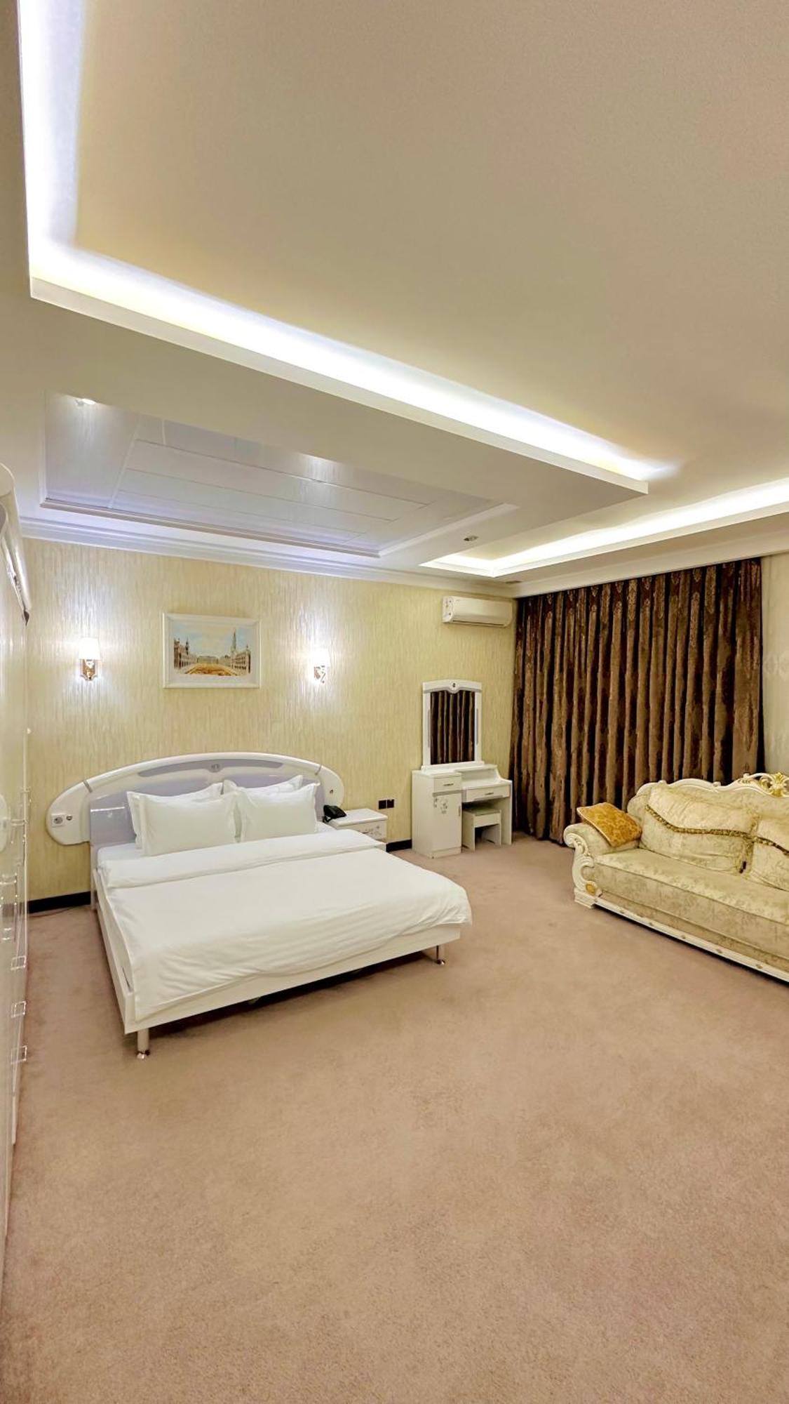 Hayot Hotel Tashkent Bagian luar foto