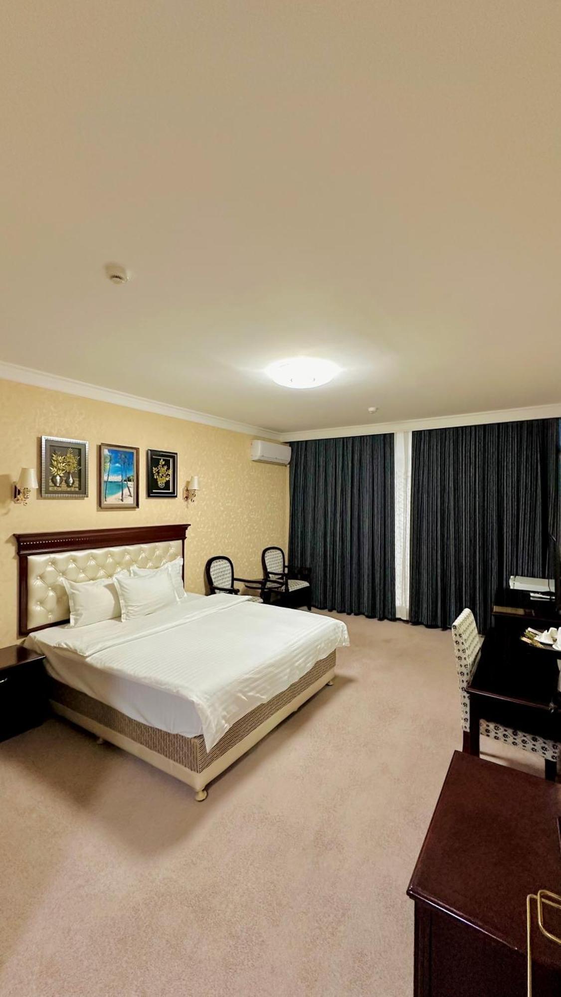 Hayot Hotel Tashkent Bagian luar foto