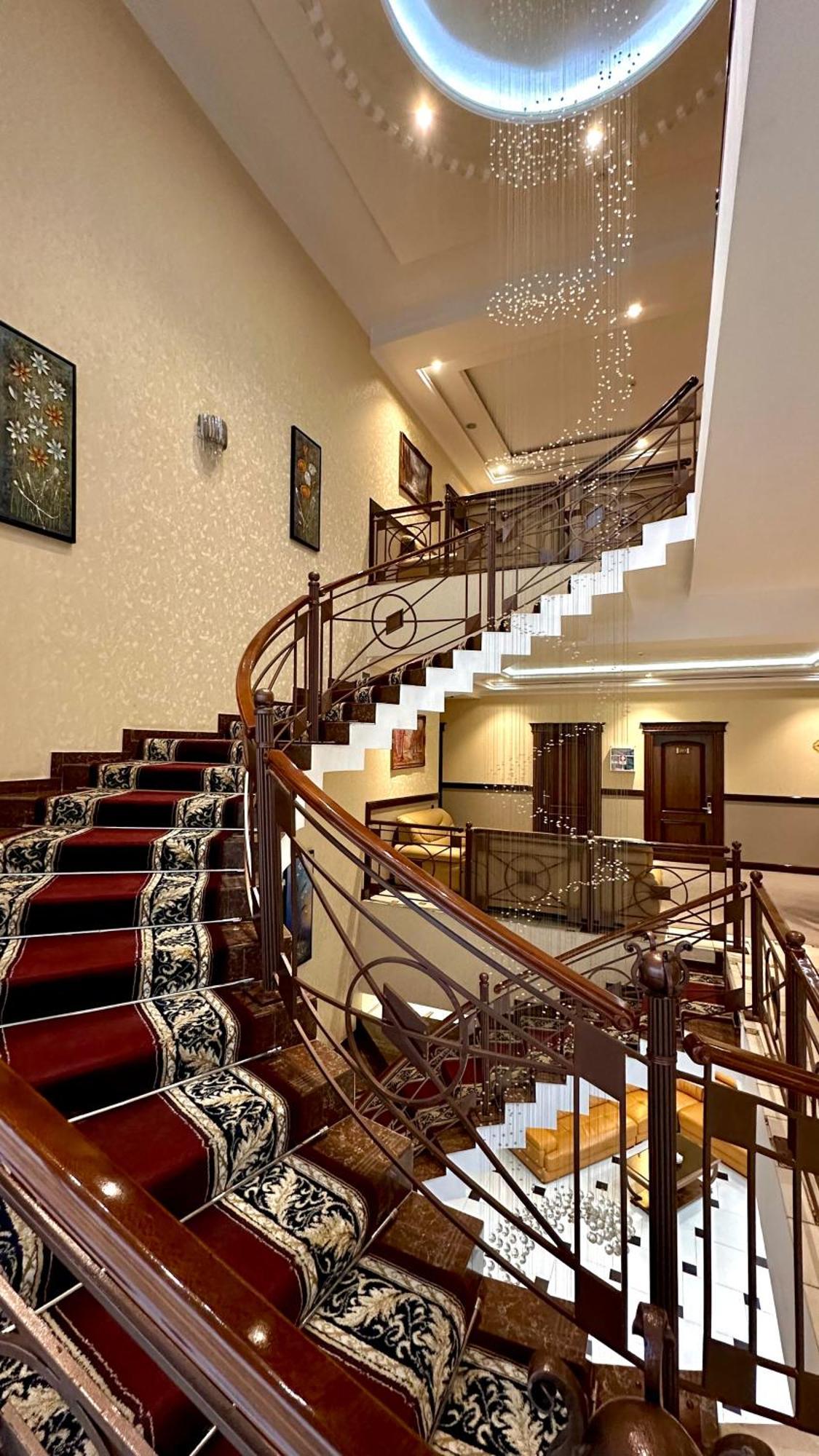 Hayot Hotel Tashkent Bagian luar foto