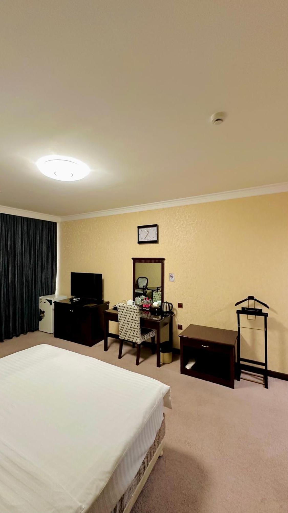 Hayot Hotel Tashkent Bagian luar foto