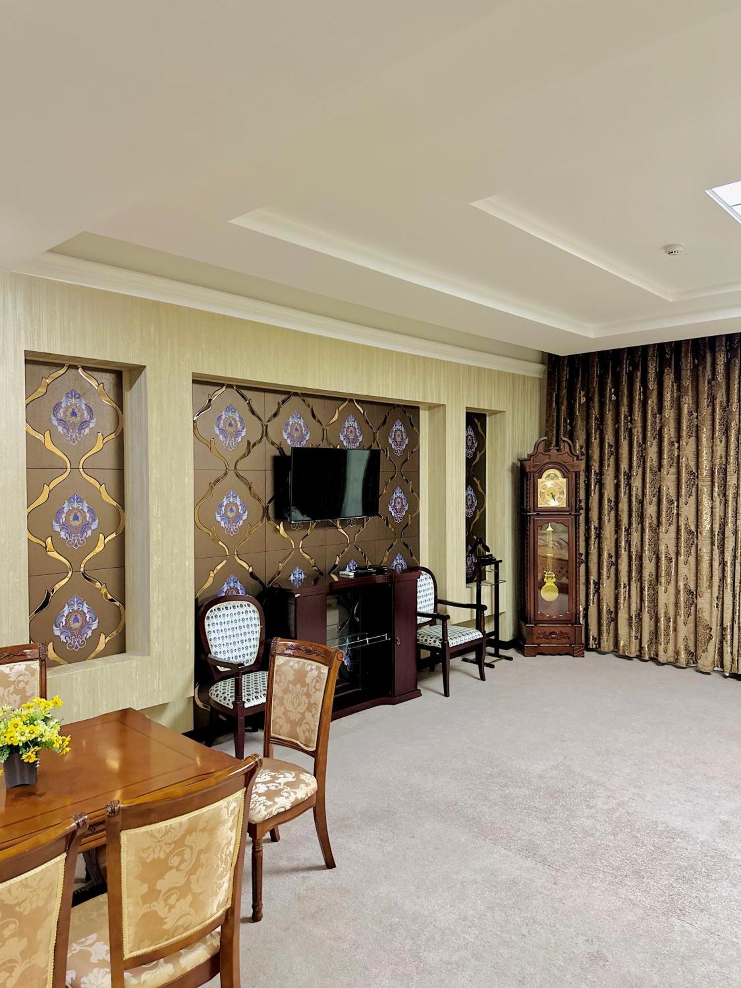 Hayot Hotel Tashkent Bagian luar foto
