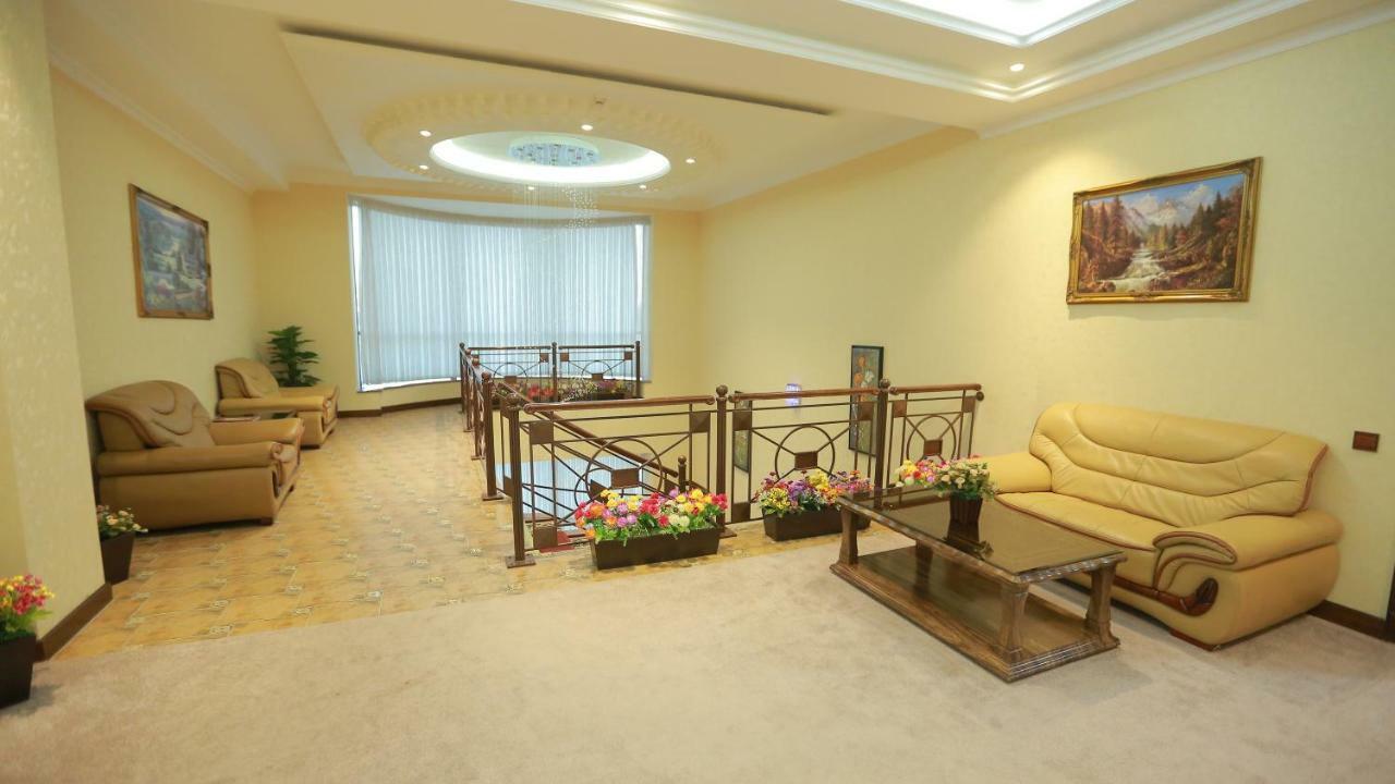 Hayot Hotel Tashkent Bagian luar foto